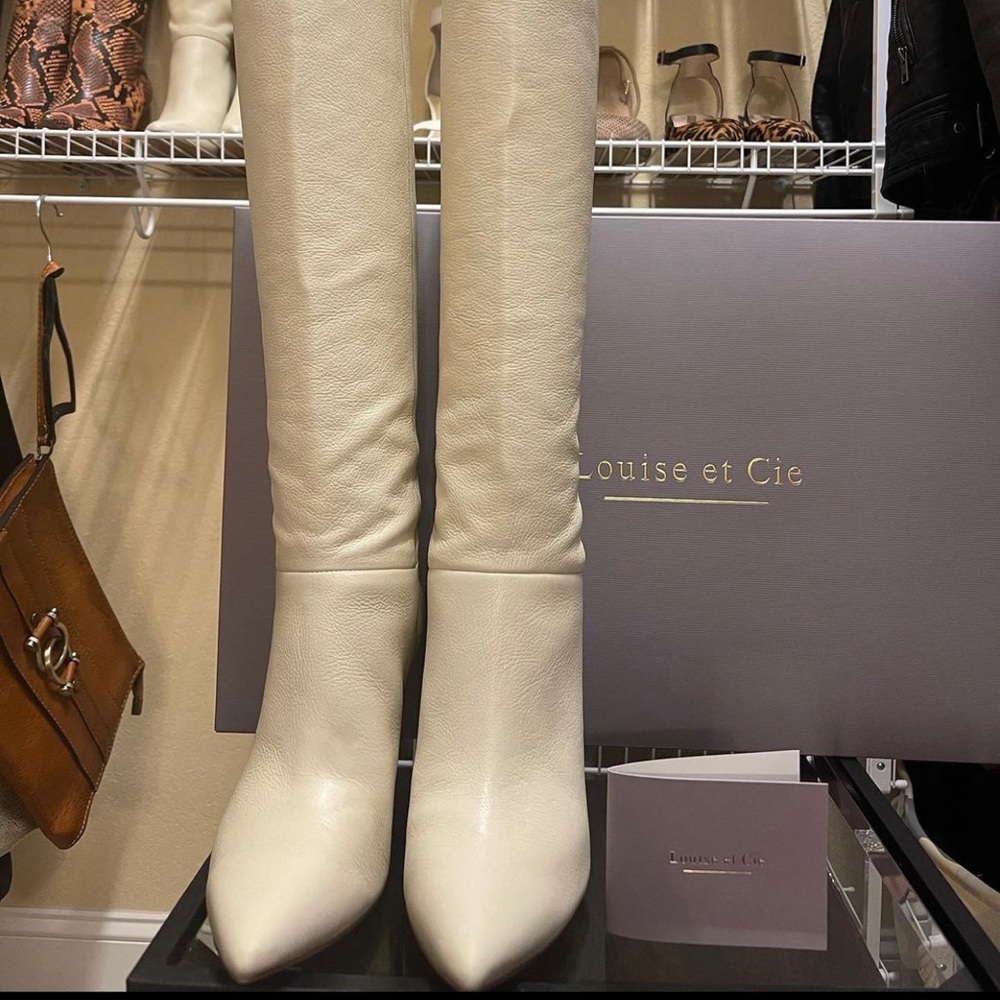 Pretty boots , i have 2 new pairs of these boots size 7 and 8